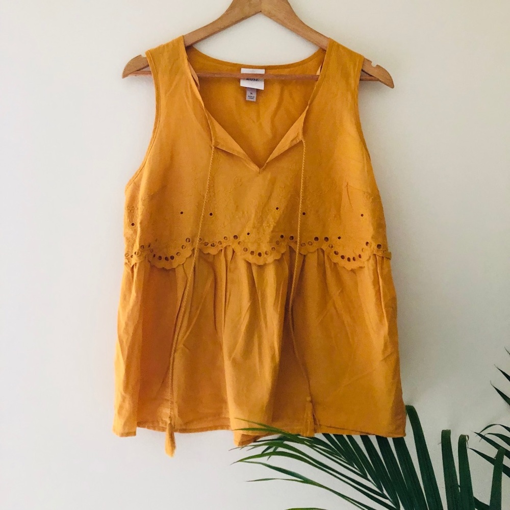 Yellow Eye Tank